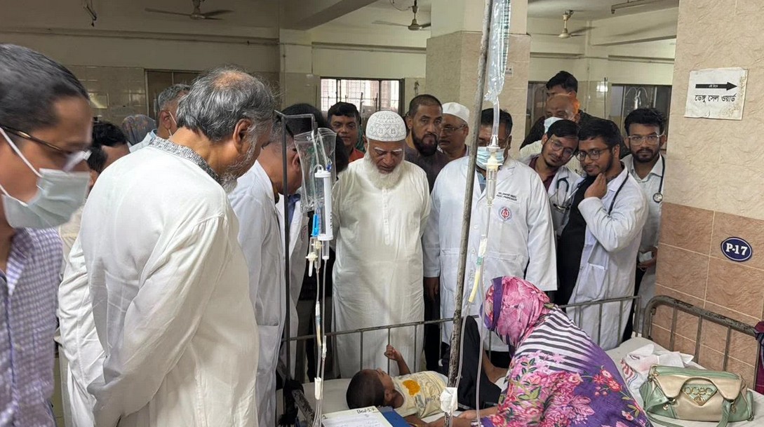 হাম আক্রান্ত শিশুদের দেখতে হাসপাতালে জামায়াত আমির